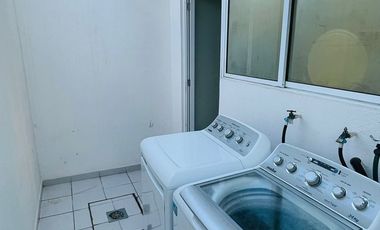 CASA EN VENTA CON VISTA AL MAR