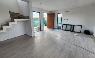 VENTA- LUMINOSA CASA A ESTRENAR - SANTA LUCIA-PILAR DEL ESTE