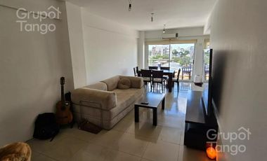 Venta Departamento 2 ambientes en Monte Castro Con Cochera