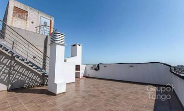 Venta Departamento 2 ambientes en Monte Castro Con Cochera
