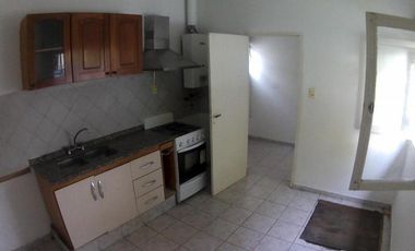 Casa en alquiler / venta en Barrio Jardín , todo en una planta , Mirá el video !