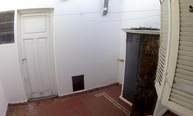 Casa en alquiler / venta en Barrio Jardín , todo en una planta , Mirá el video !