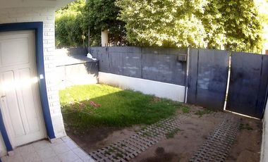 Casa en alquiler / venta en Barrio Jardín , todo en una planta , Mirá el video !