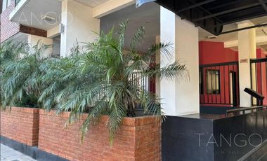 Venta Departamento en San Cristobal Dos Ambientes Con Cochera Pileta