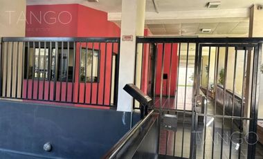 Venta Departamento en San Cristobal Dos Ambientes Con Cochera Pileta