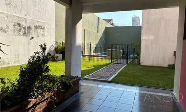 Venta Departamento en San Cristobal Dos Ambientes Con Cochera Pileta