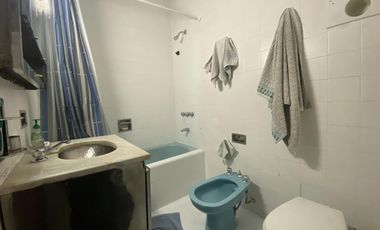 VENTA CASA AL FRENTE 3 DORMITORIOS CON COCHERA