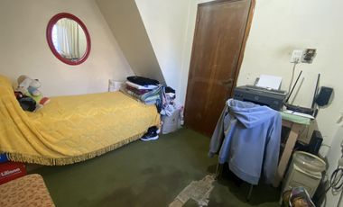 VENTA CASA AL FRENTE 3 DORMITORIOS CON COCHERA