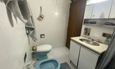 VENTA CASA AL FRENTE 3 DORMITORIOS CON COCHERA