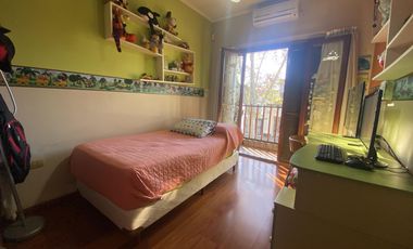 VENTA CASA AL FRENTE 3 DORMITORIOS CON COCHERA
