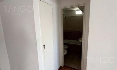 Venta Departamento Balvanera Dos Ambientes Balcón Frances