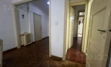 Venta Departamento 4 Ambientes en Balvanera Con Dos Dormitorios Apto Crédito