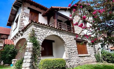 Chalet en alquiler 36 meses sobre Guemes Apto Profesional / Gastronomico