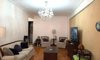 Venta Departamento Monserrat Cuatro Ambientes Balcón