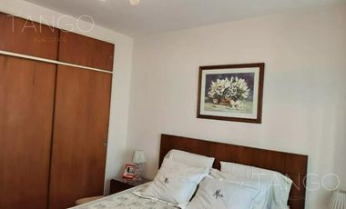 Venta Departamento Monserrat Cuatro Ambientes Balcón
