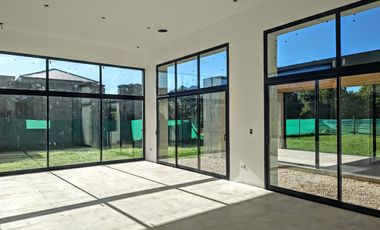 Casa Premium en La Esperanza Club de Campo, Gral. Rodriguez, Buenos Aires, Argentina