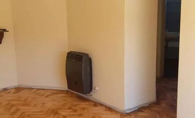 Departamento en San Cristóbal, 3 ambientes, Venta, con balcón