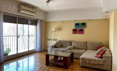 Venta Departamento 4 Ambientes en Caballito Con Balcón al Frente Cochera Baulera Escritorio
