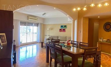 Venta Departamento 4 Ambientes en Caballito Con Balcón al Frente Cochera Baulera Escritorio
