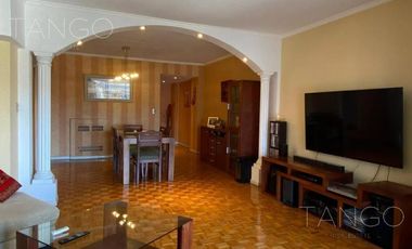 Venta Departamento 4 Ambientes en Caballito Con Balcón al Frente Cochera Baulera Escritorio