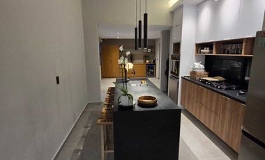 Casa en Venta en Condominio en Eva Briseño 