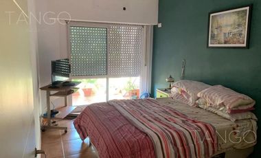 Venta Departamento tres Ambientes Villa Luro Cochera Balcón Parrilla no Expensas