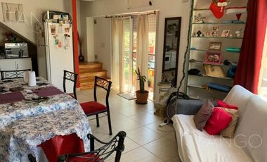 Venta Departamento tres Ambientes Villa Luro Cochera Balcón Parrilla no Expensas