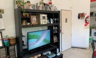 Venta Departamento tres Ambientes Villa Luro Cochera Balcón Parrilla no Expensas