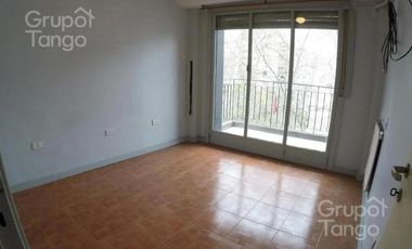 Venta Departamento Dos Ambientes Caballito Balcon Terraza