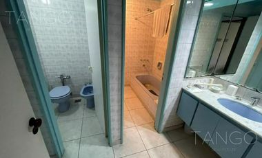 Venta Departamento Cinco Ambientes Flores Con Balcón