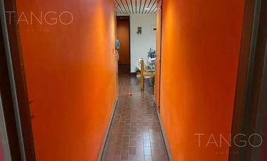 Venta Departamento Cinco Ambientes Flores Con Balcón