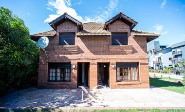Dos duplex en venta en Mar de Ostende de 4 ambientes