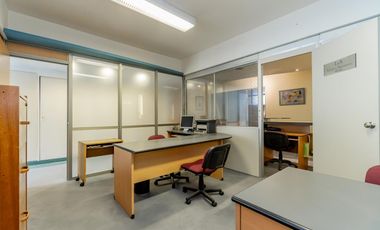 Oficina en venta de 111m2 a 100m de Galerías Pacífico