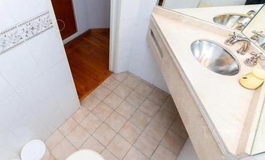 Departamento en Venta, Caballito, 6 ambientes, con cochera y balcón