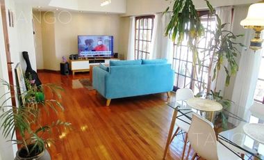Departamento en Venta, Caballito, 6 ambientes, con cochera y balcón