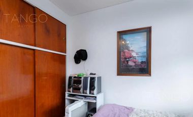 Departamento en Venta, Caballito, 6 ambientes, con cochera y balcón