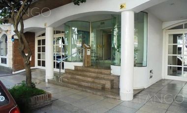 Departamento en Venta, Caballito, 6 ambientes, con cochera y balcón
