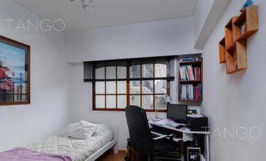 Departamento en Venta, Caballito, 6 ambientes, con cochera y balcón