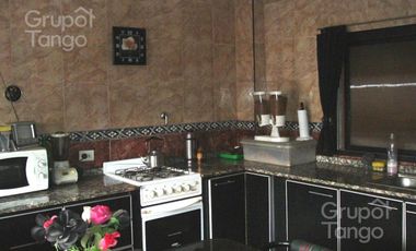 Venta Casa Boedo Almagro Seis Ambientes Dos Plantas