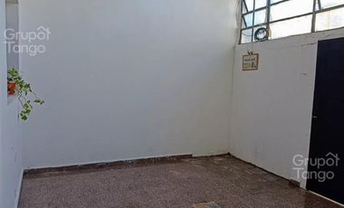 PH en Belgrano, Venta 2 ambientes, con patio