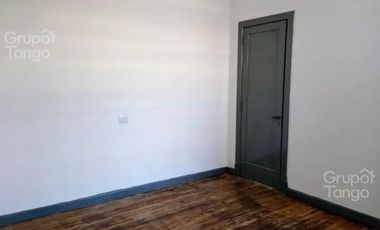 PH en Belgrano, Venta 2 ambientes, con patio