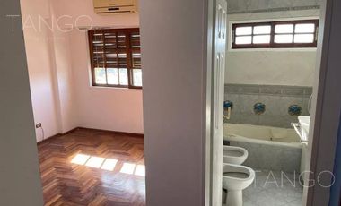 Venta Departamento Cuatro Ambientes Floresta Balcón Cochera