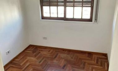 Venta Departamento Cuatro Ambientes Floresta Balcón Cochera
