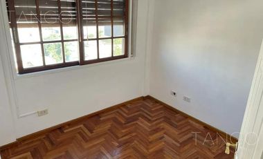 Venta Departamento Cuatro Ambientes Floresta Balcón Cochera