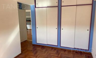 Venta Departamento Cuatro Ambientes Floresta Balcón Cochera