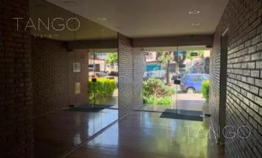 Venta Departamento 4 Ambientes en Parque Patricios Con Balcón Con Cochera Baulera