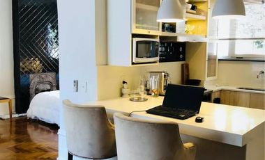 Venta Departamento Palermo Hollywood dos Ambientes Escaleras