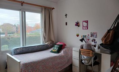 Casa en  venta en Barrio Los Jazmines con piscina
