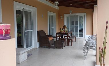 Casa en  venta en Barrio Los Jazmines con piscina