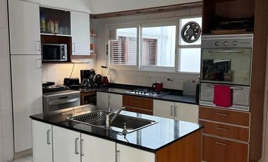 Departamento en Venta, Belgrano, 6 ambientes, con Parrilla, Cochera y Terraza